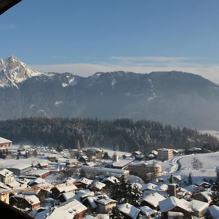 Les Frenes アパート